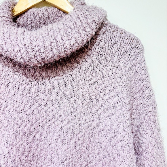 🌼NWOT🌼 KENNETH COLE REACTION Lilac fluffy knit sweater - Picture 3 of 8